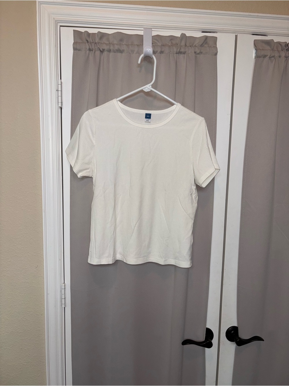 Old Navy White Ribbed Tank Top - L Tall